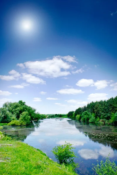 Fine view of wonderful river and blue sky. — Stock Photo, Image