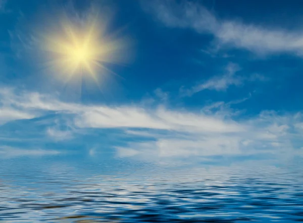 幻想的な太陽と海. — ストック写真