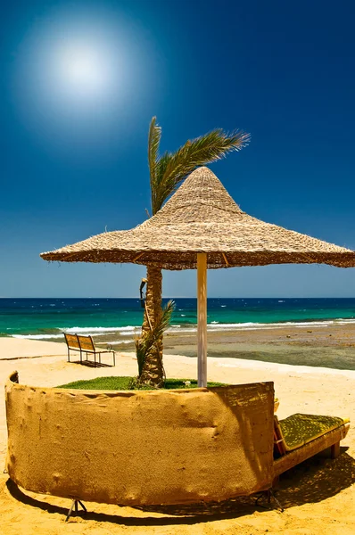 Mısır'da güzel bir tropikal plaj. — Stok fotoğraf