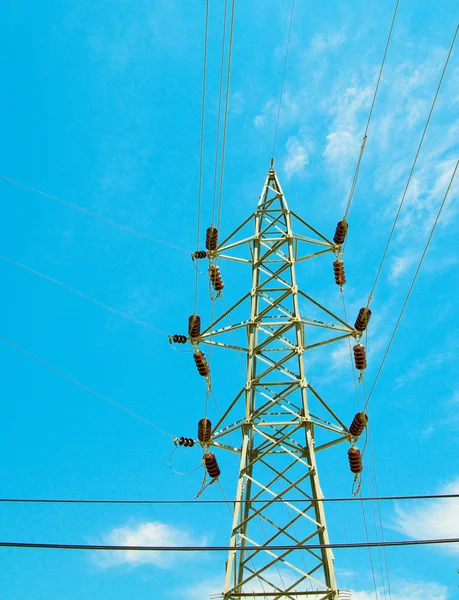 Wonderful blue sky and iron electrical tower. — Stock Photo, Image