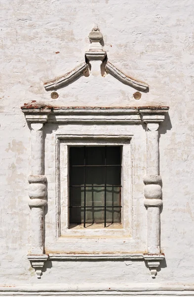 Vintage fönster i gamla kloster — Stockfoto