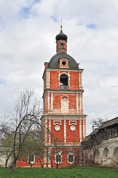 Zvonice v Gorický klášter pereslavl Zalesskij — Stock fotografie