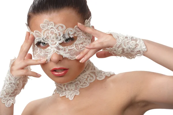 Όμορφη γυναίκα με τρυφερό πρόσωπο στη μάσκα δαντέλα πάνω από τα μάτια της — Φωτογραφία Αρχείου