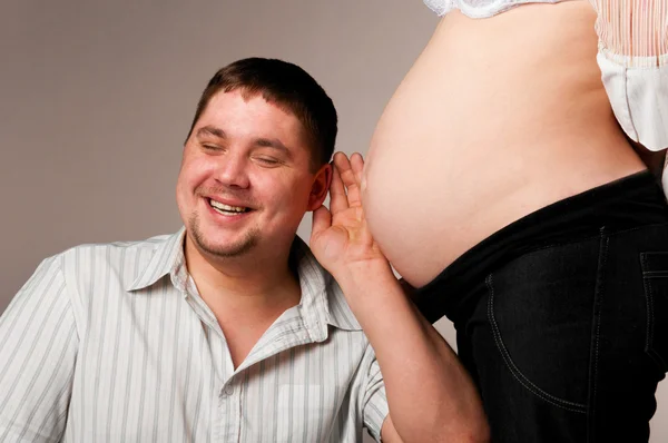 Mann und Schwangere — Stockfoto