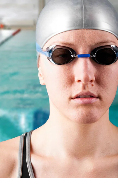 Kadın yüzücü — Stok fotoğraf