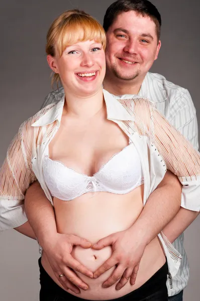 Щаслива пара вагітна — стокове фото