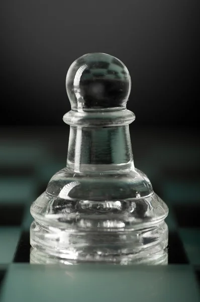 Cam satranç piyon — Stok fotoğraf