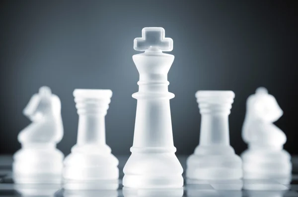 Glas schaakstukken — Stockfoto