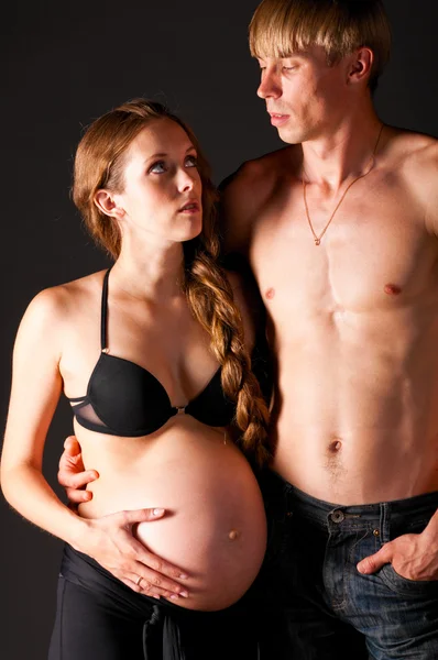 임신 한 여자와 남자 — 스톡 사진