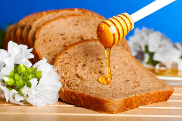 蜂蜜和面包 — 图库照片