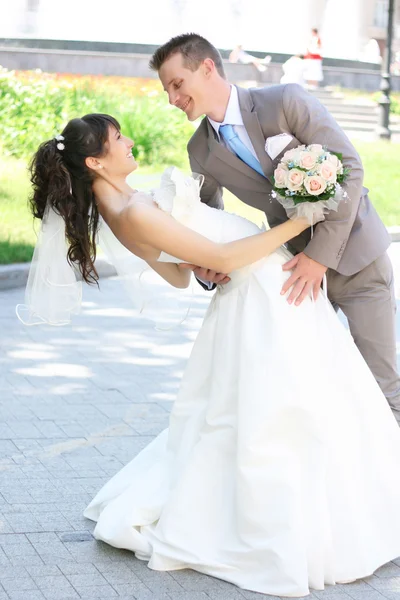 Bruden och brudgummen — Stockfoto