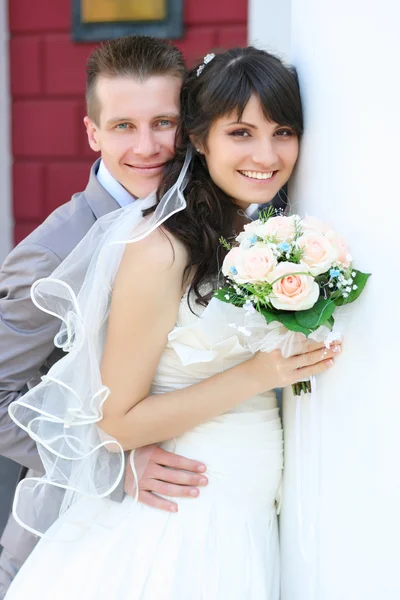 A noiva e o noivo — Fotografia de Stock