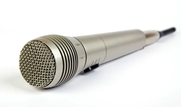 Beyaz arkaplanda kablosuz mikrofon — Stok fotoğraf