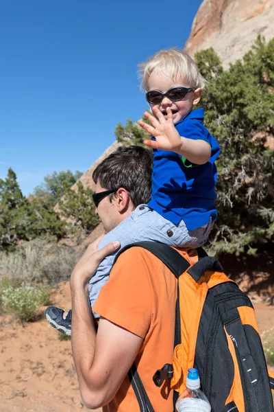Escursioni padre e figlio — Foto Stock