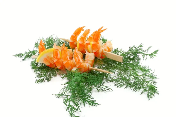 Ready shrimps on skewers — Stock Photo, Image