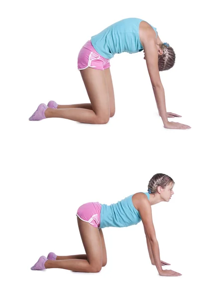Jonge vrouw doen stretching oefeningen — Stockfoto