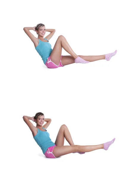 Jovem fazendo exercícios para prelum abdominal — Fotografia de Stock