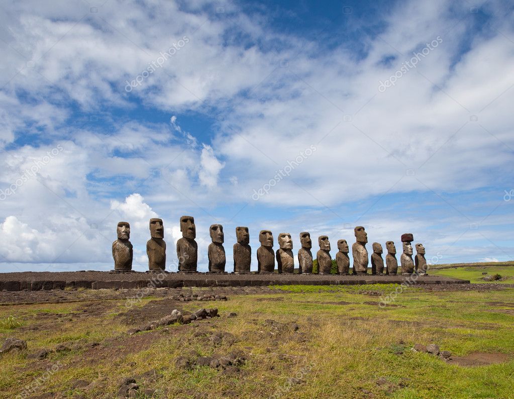 Easter Island Statues — Stock Photo © vittore 5580736