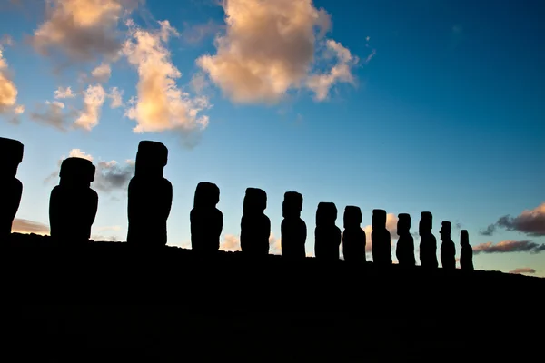 Easter Island statues in the dusk — Stock Photo, Image