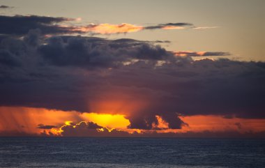 gün batımı bir yakın Doğu Pasifik adasında
