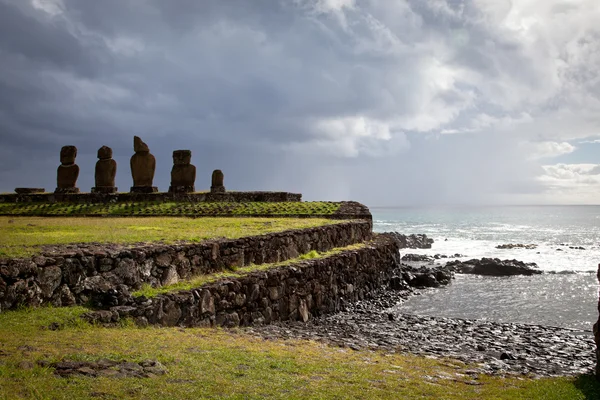 Pohled na krajinu sochy Velikonočního ostrova — Stock fotografie