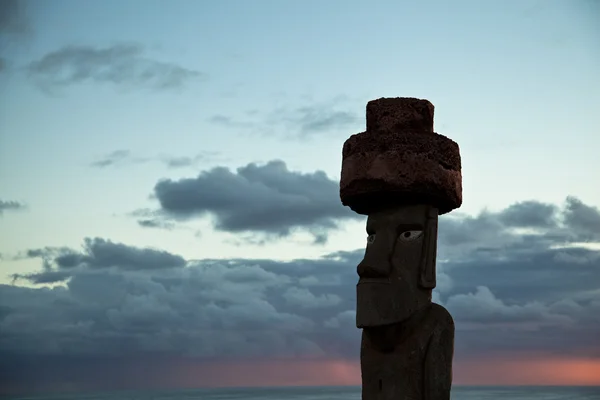 日没のイースター島の女神 — ストック写真