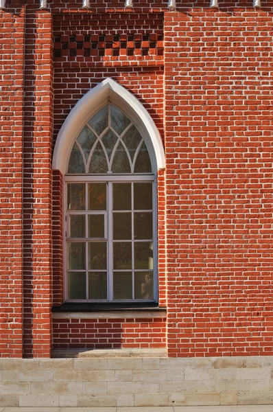 Bakstenen muur met raam — Stockfoto