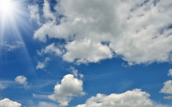 雲と晴れ間 — ストック写真