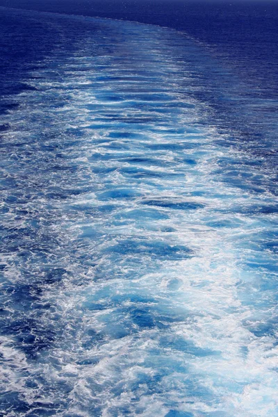 Superfície de água do mar azul com ondulação como fundo — Fotografia de Stock