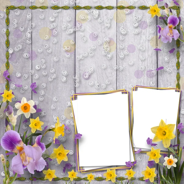 Çerçeve ve çiçek salkımı ile eski ahşap arka plan — Stok fotoğraf