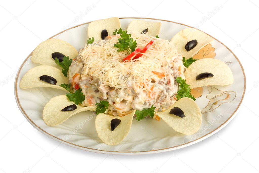 Salad of fresh vegetables and meat with chips and olives