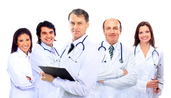 Portrét skupiny usměvavých kolegů z nemocnice stojící při sobě — Stock fotografie