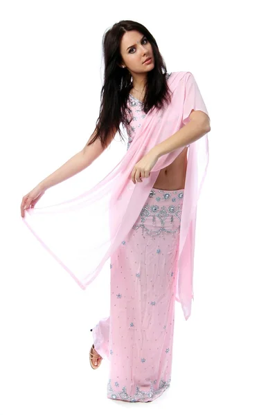 Mladá žena v sari šaty — Stock fotografie