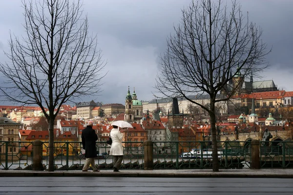 Deszczowy Praga quay — Zdjęcie stockowe