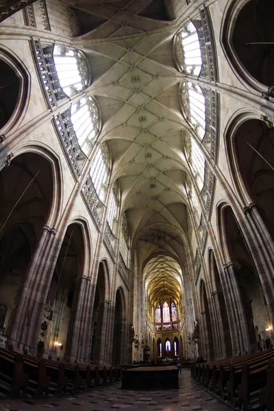 Interior dari katedral Gothik — Stok Foto