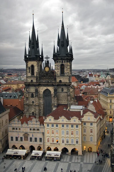 Blick auf die alte Prager Kirche — Stockfoto