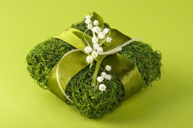 Floristic gift box clipart