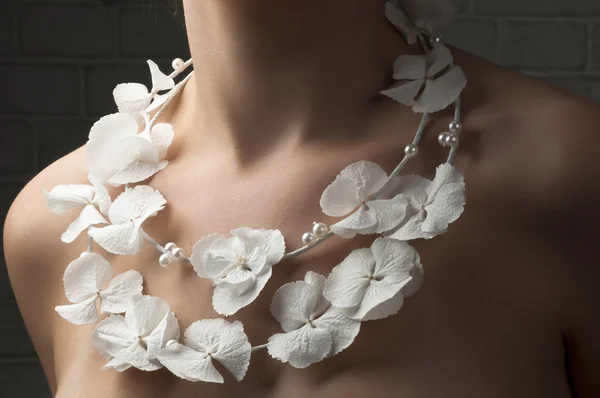 Přírodní květina náhrdelník — Stock fotografie