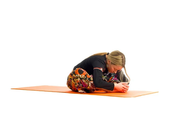 Kurmasana, en position i yoga, kallas också sköldpadda — Stockfoto