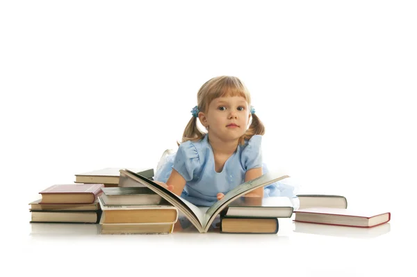 Κορίτσι με στοίβα βιβλίων — Φωτογραφία Αρχείου