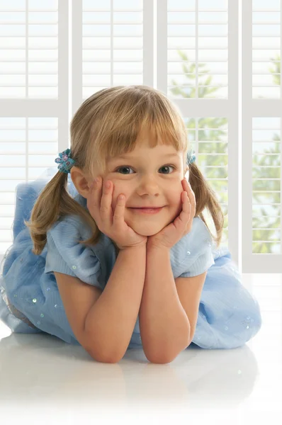 Menina pequena feliz — Fotografia de Stock
