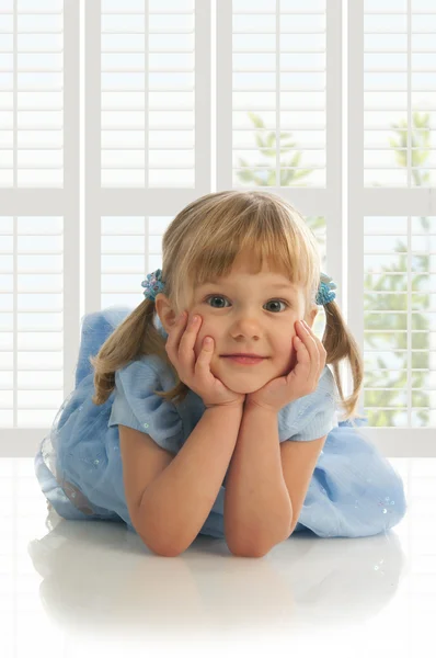 Menina pequena feliz — Fotografia de Stock