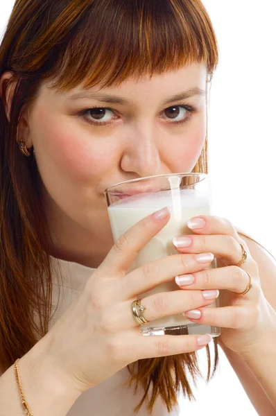 Chica bebiendo leche — Foto de Stock