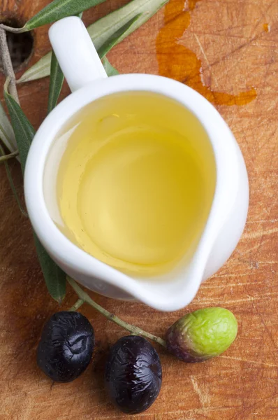 Tasting olive oil — Stock Photo, Image