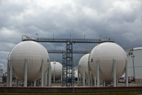 Oil tanks — Stock Photo, Image