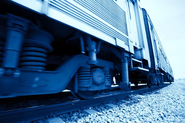 Comboio em movimento, detalhe, monocromático — Fotografia de Stock