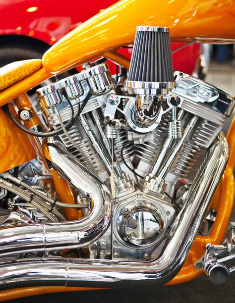 Хромированный двигатель мотоцикла — стоковое фото