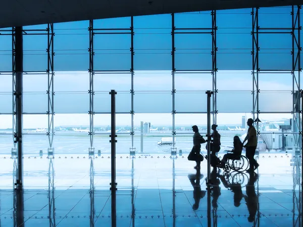 Az utasok a belső teret, a repülőtér — Stock Fotó