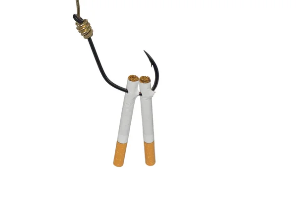 Zigaretten am Angelhaken — Stockfoto