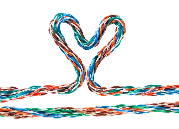 Coração com cabo de computador multicolorido — Fotografia de Stock